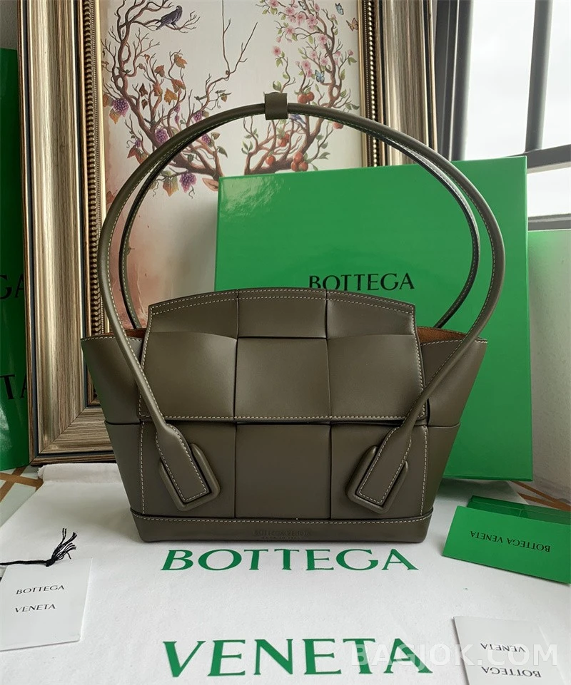 보테가베네타 Bottega Veneta 아르코백 33 ver.1 상세 이미지