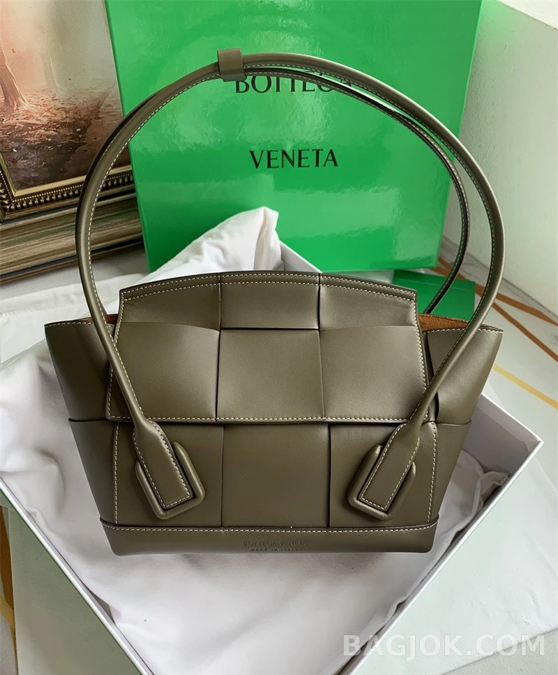 보테가베네타 Bottega Veneta 아르코백 33 ver.1 상세 이미지