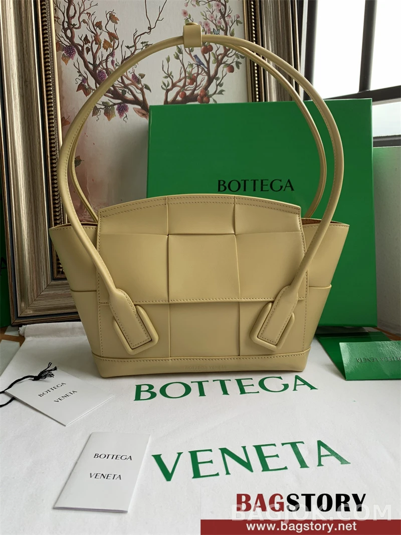 보테가베네타 Bottega Veneta 아르코백 33 ver.1 상세 이미지