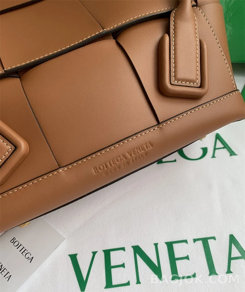 보테가베네타 Bottega Veneta 아르코백 33 ver.1 상세 이미지