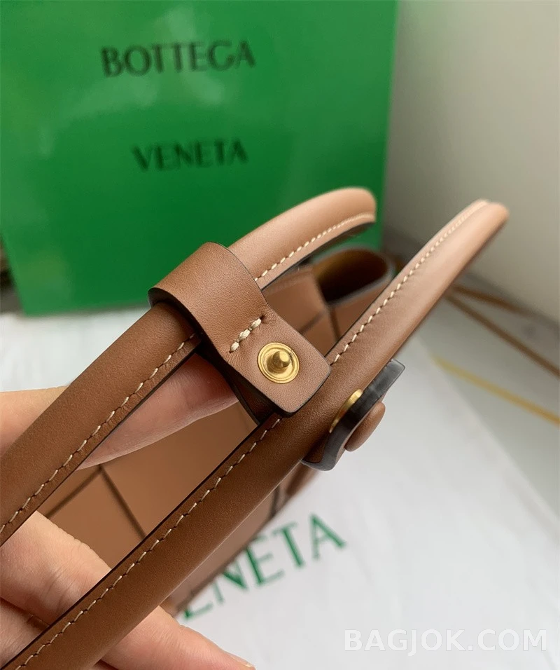 보테가베네타 Bottega Veneta 아르코백 33 ver.1 상세 이미지