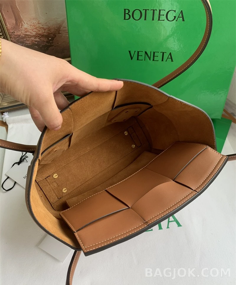 보테가베네타 Bottega Veneta 아르코백 33 ver.1 상세 이미지