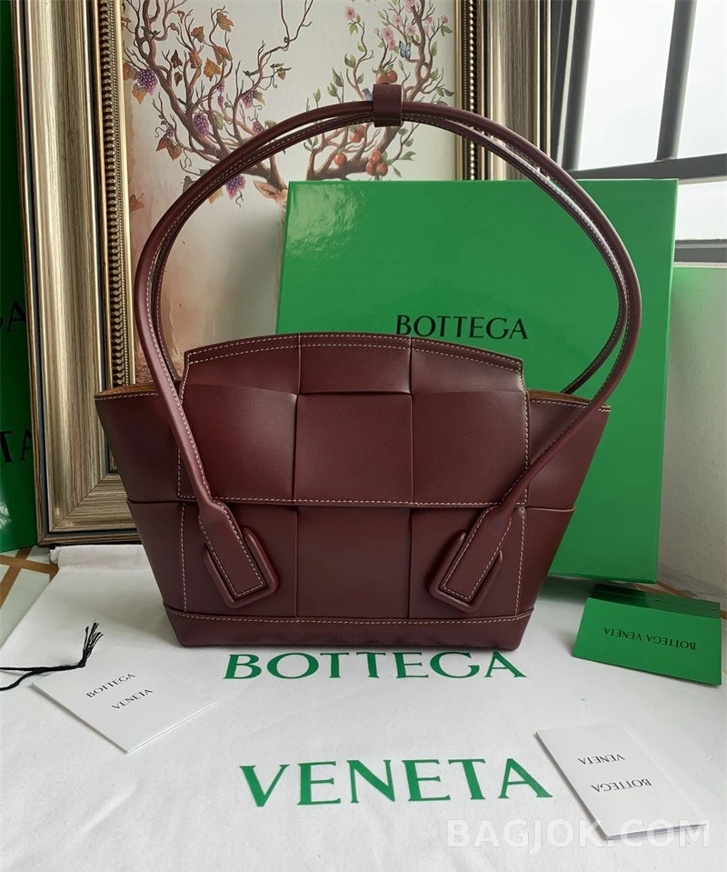 보테가베네타 Bottega Veneta 아르코백 33 ver.1 상세 이미지
