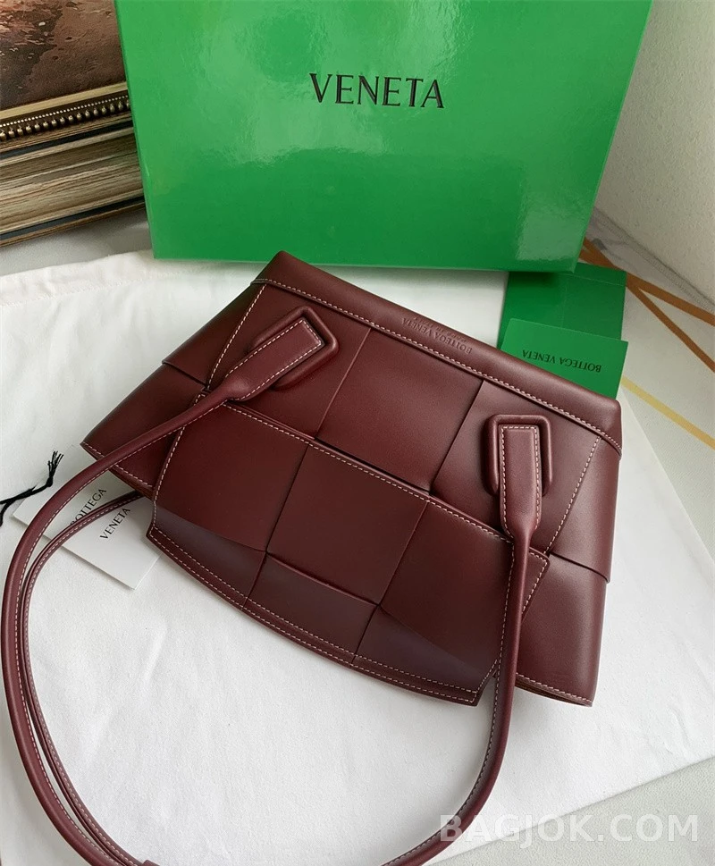보테가베네타 Bottega Veneta 아르코백 33 ver.1 상세 이미지