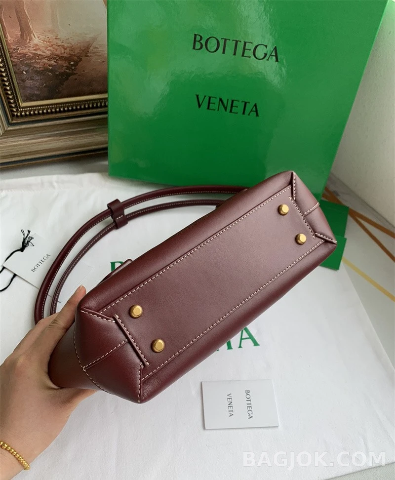 보테가베네타 Bottega Veneta 아르코백 33 ver.1 상세 이미지