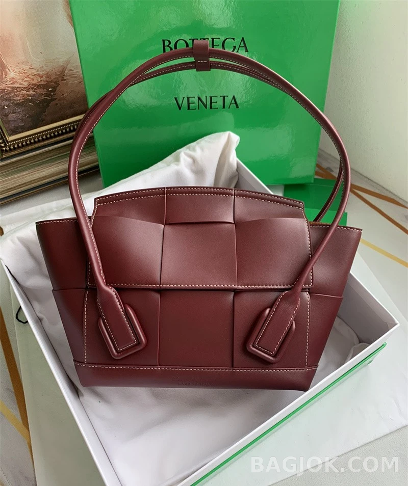 보테가베네타 Bottega Veneta 아르코백 33 ver.1 상세 이미지