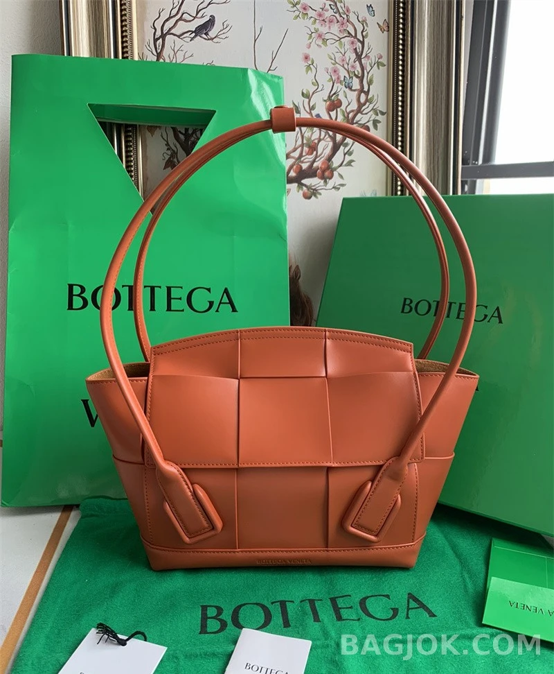 보테가베네타 Bottega Veneta 아르코백 33 ver.2 상세 이미지