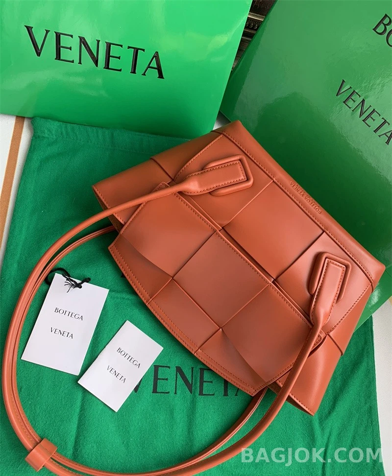 보테가베네타 Bottega Veneta 아르코백 33 ver.2 상세 이미지