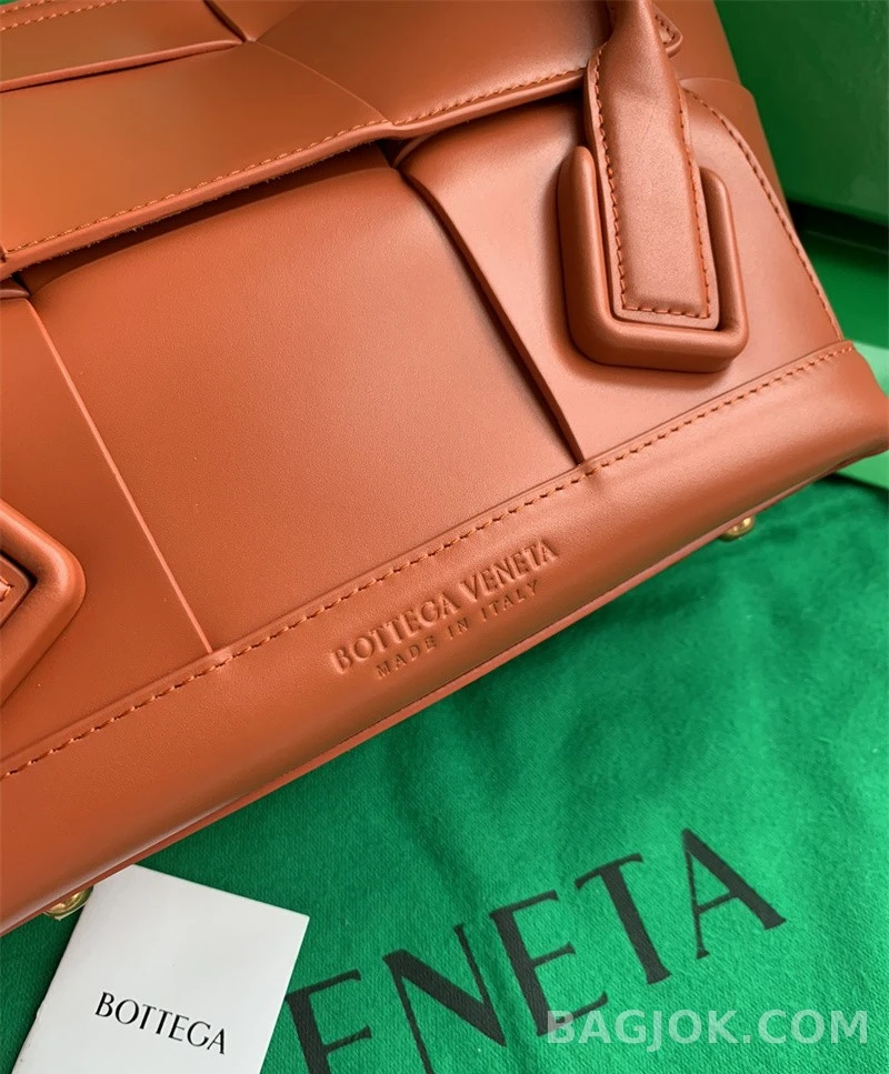 보테가베네타 Bottega Veneta 아르코백 33 ver.2 상세 이미지