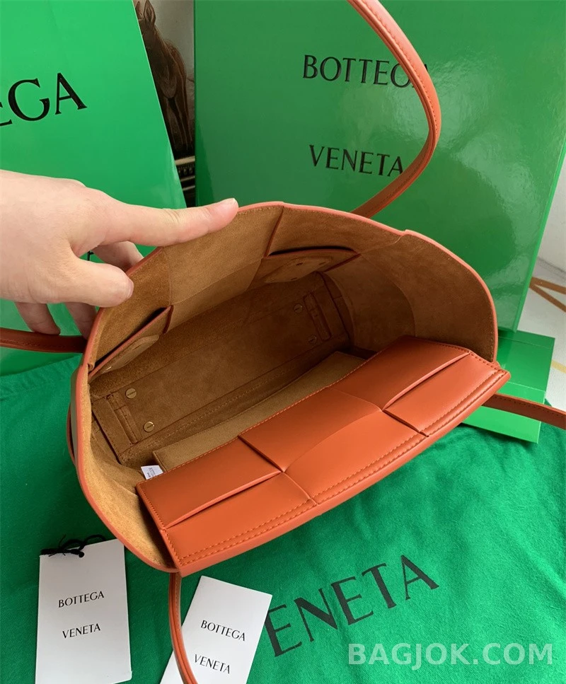 보테가베네타 Bottega Veneta 아르코백 33 ver.2 상세 이미지