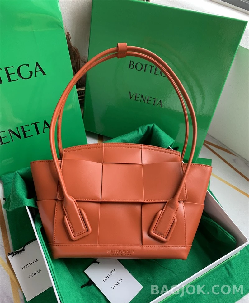 보테가베네타 Bottega Veneta 아르코백 33 ver.2 상세 이미지