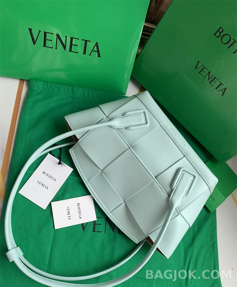 보테가베네타 Bottega Veneta 아르코백 33 ver.2 상세 이미지