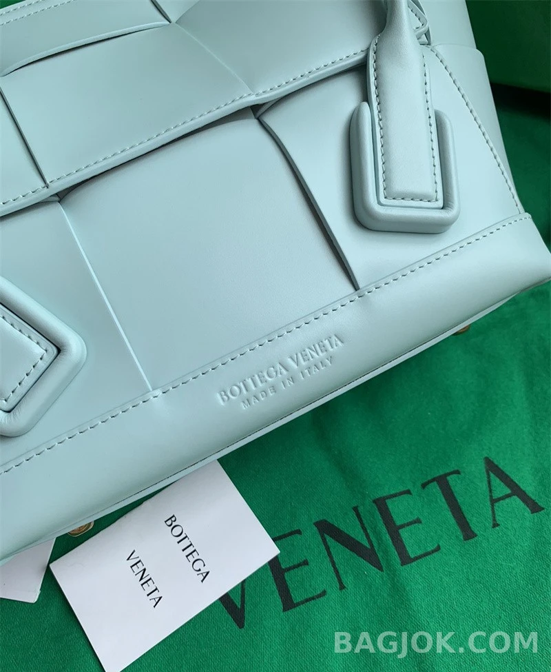 보테가베네타 Bottega Veneta 아르코백 33 ver.2 상세 이미지