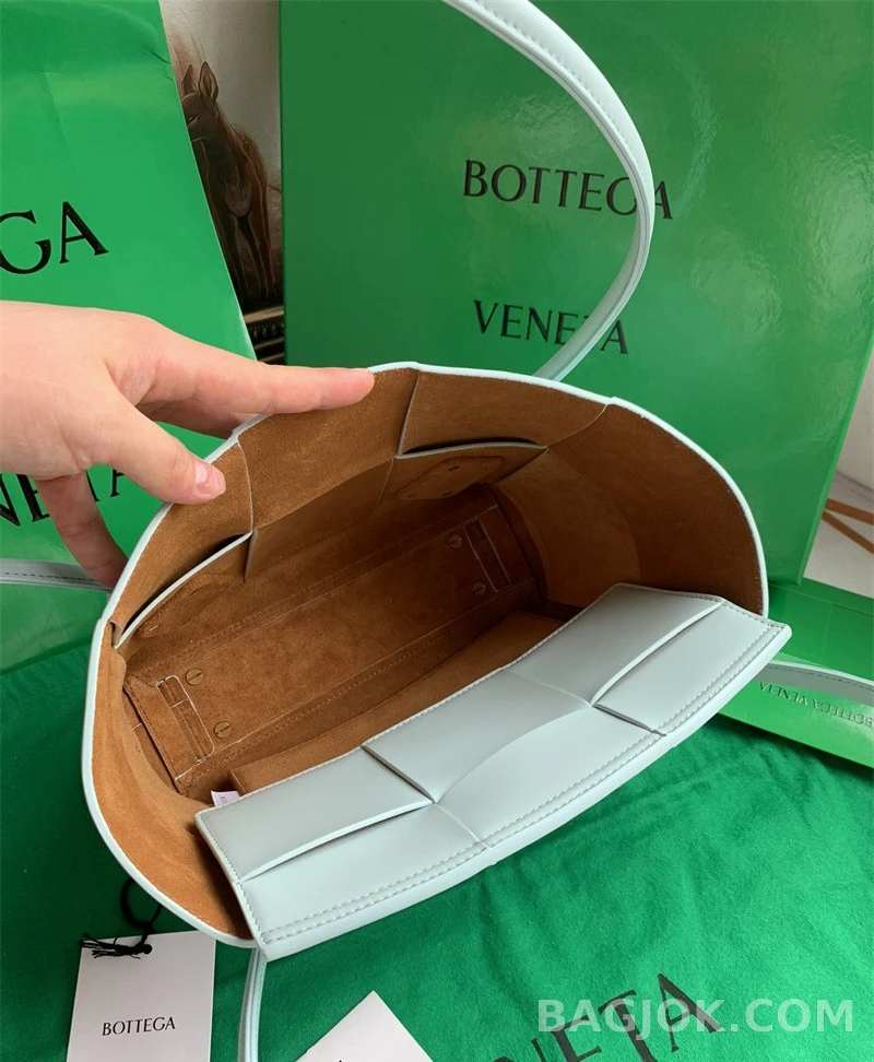 보테가베네타 Bottega Veneta 아르코백 33 ver.2 상세 이미지