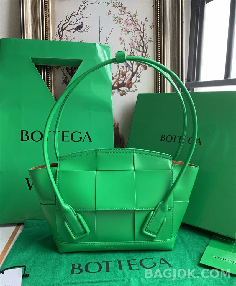 보테가베네타 Bottega Veneta 아르코백 33 ver.2 상세 이미지