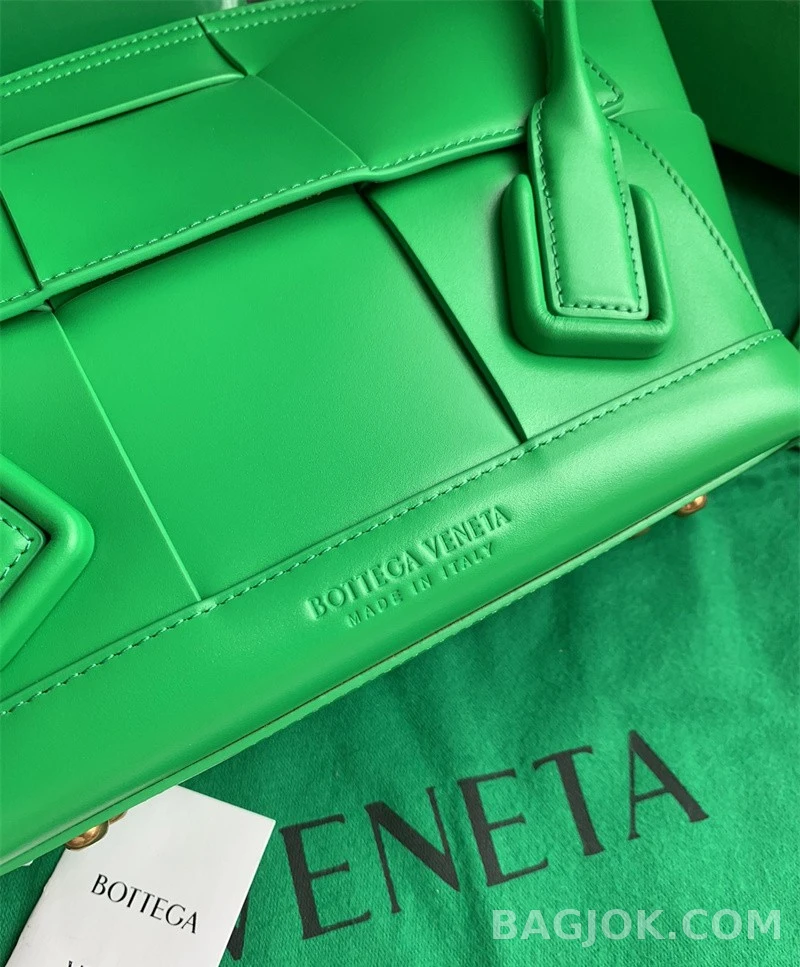 보테가베네타 Bottega Veneta 아르코백 33 ver.2 상세 이미지