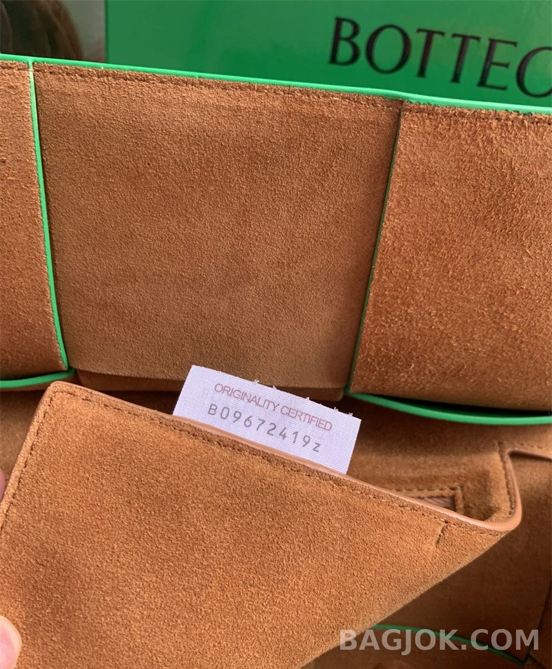 보테가베네타 Bottega Veneta 아르코백 33 ver.2 상세 이미지
