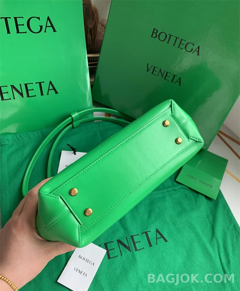 보테가베네타 Bottega Veneta 아르코백 33 ver.2 상세 이미지