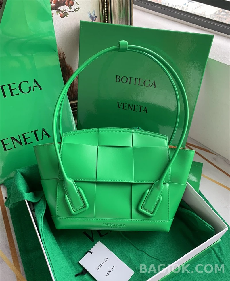 보테가베네타 Bottega Veneta 아르코백 33 ver.2 상세 이미지