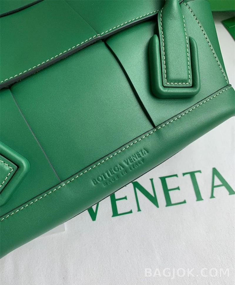 보테가베네타 Bottega Veneta 아르코백 33 ver.2 상세 이미지