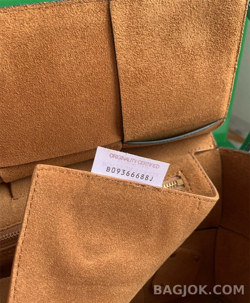 보테가베네타 Bottega Veneta 아르코백 33 ver.2 상세 이미지