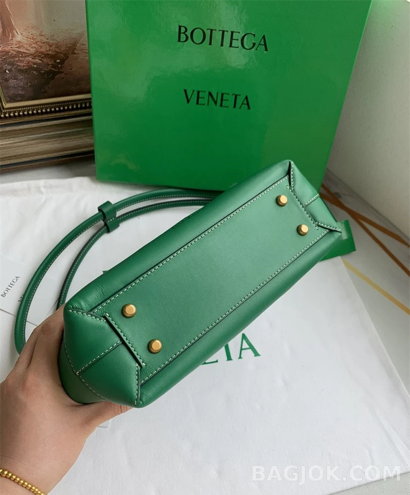 보테가베네타 Bottega Veneta 아르코백 33 ver.2 상세 이미지