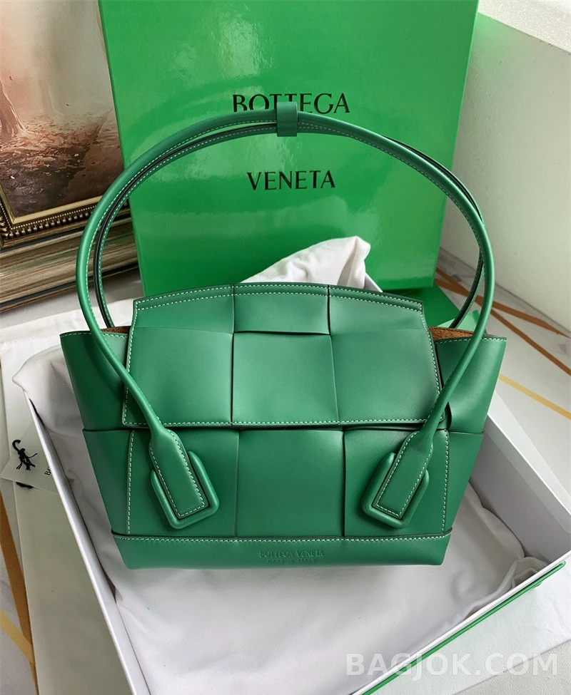 보테가베네타 Bottega Veneta 아르코백 33 ver.2 상세 이미지