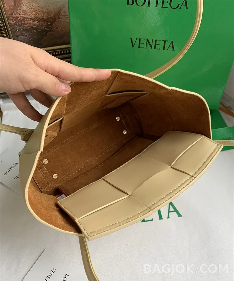 보테가베네타 Bottega Veneta 아르코백 33 ver.2 상세 이미지