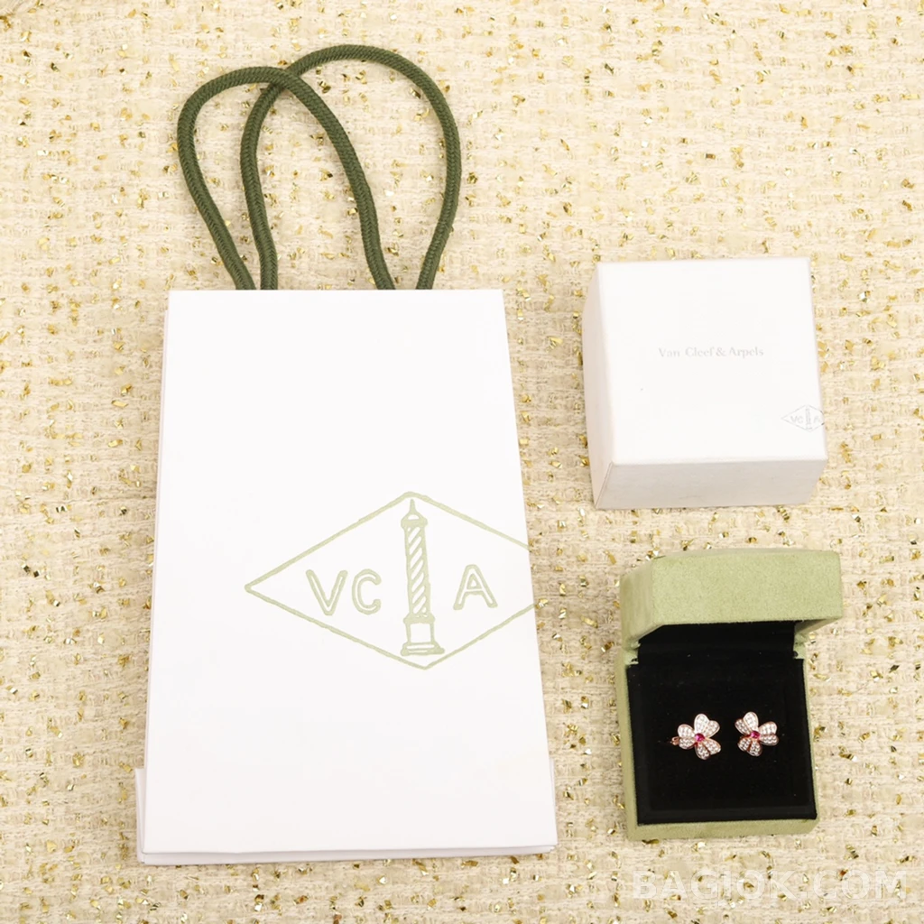 반클리프 아펠 Van Cleef & Arpels Frivole 미니 귀걸이 상세 이미지