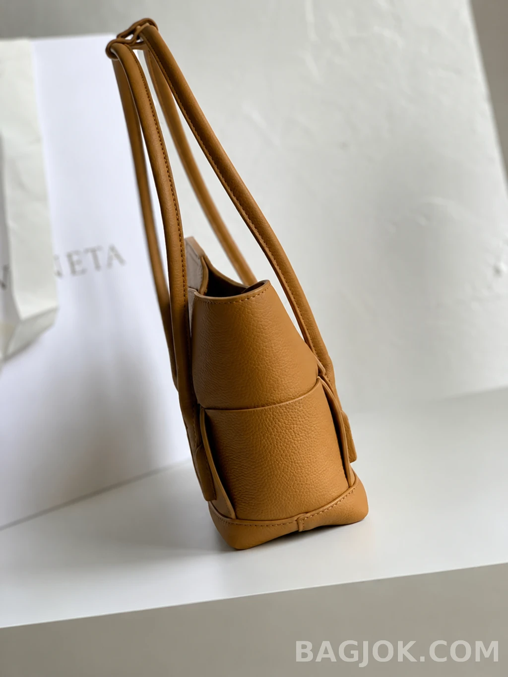 보테가베네타 Bottega Veneta 아르코백 33 그레인레더 상세 이미지