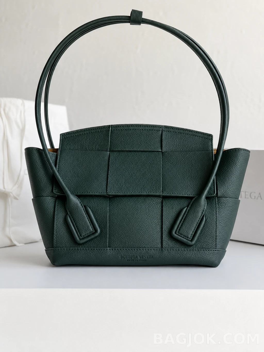 보테가베네타 Bottega Veneta 아르코백 33 그레인레더 상세 이미지