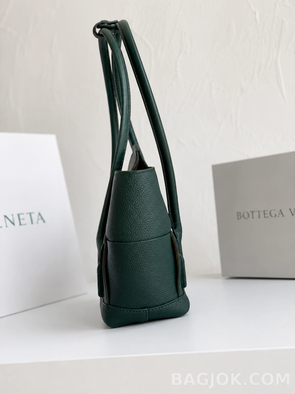보테가베네타 Bottega Veneta 아르코백 33 그레인레더 상세 이미지