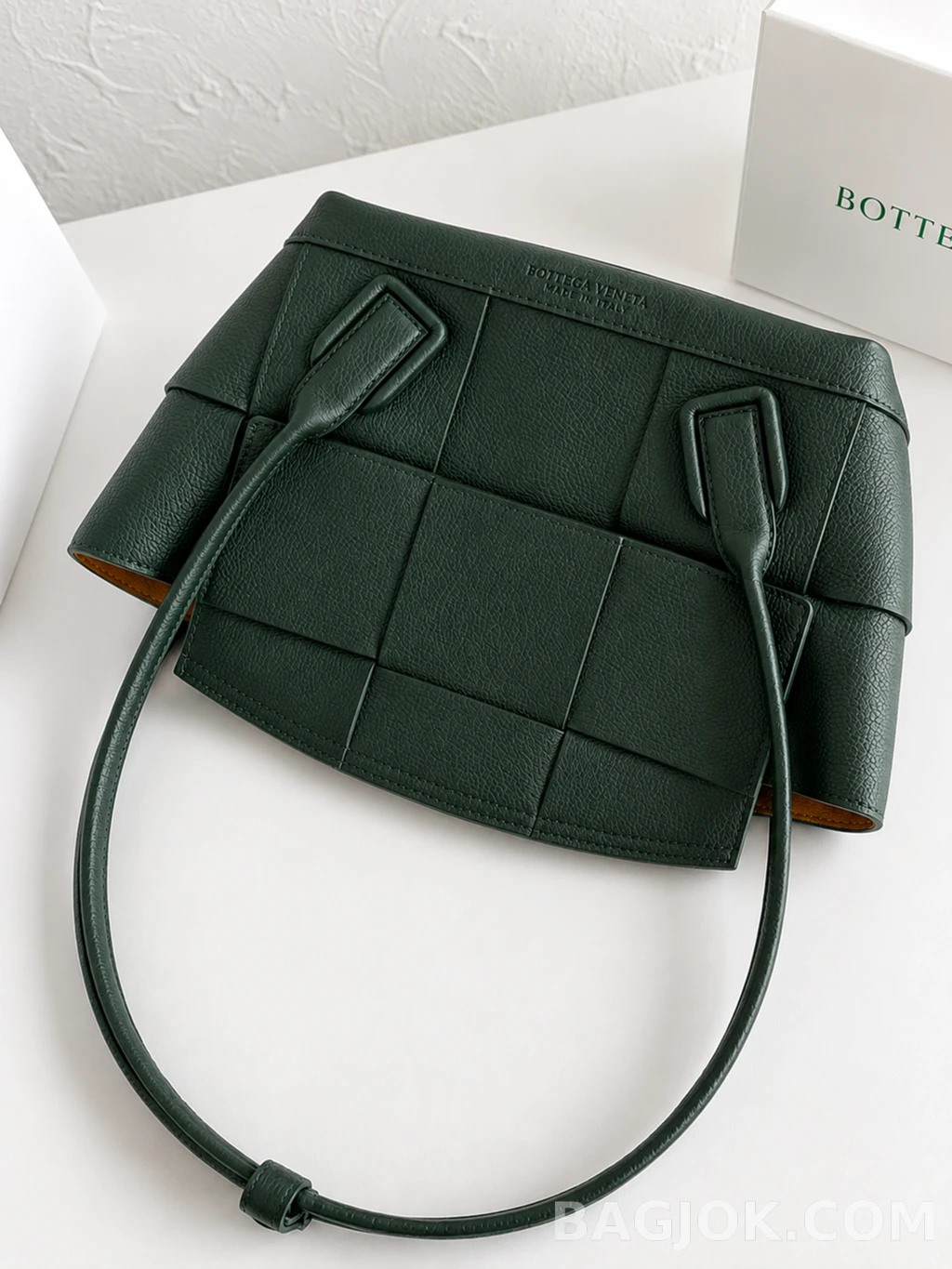 보테가베네타 Bottega Veneta 아르코백 33 그레인레더 상세 이미지