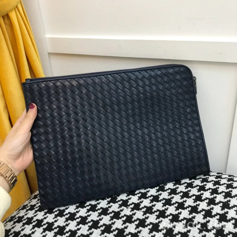 보테가베네타 Bottega Veneta 클러치 상세 이미지