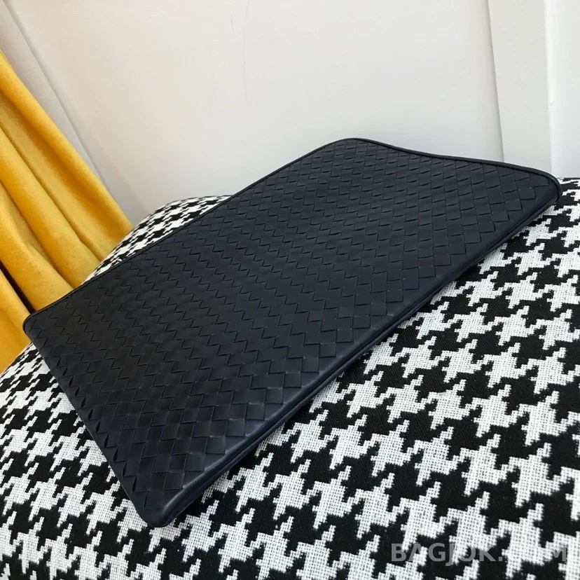 보테가베네타 Bottega Veneta 클러치 상세 이미지