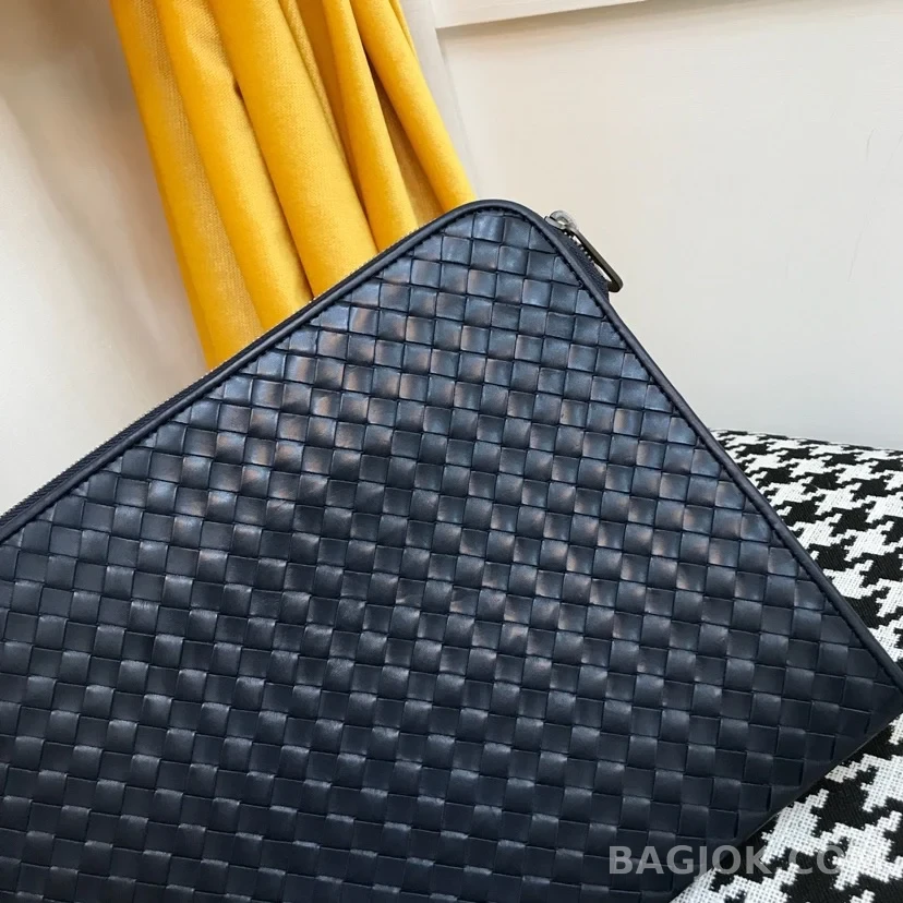 보테가베네타 Bottega Veneta 클러치 상세 이미지
