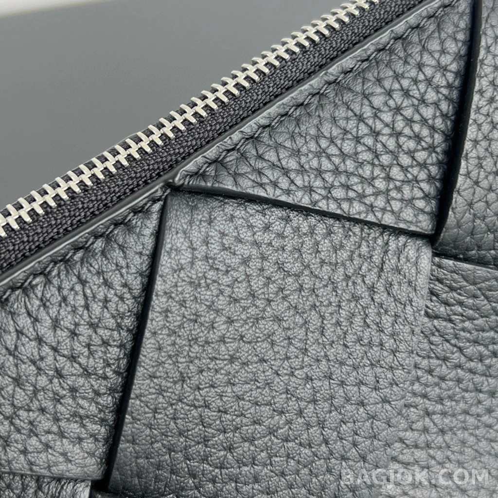 보테가베네타 Bottega Veneta 디아고 파우치 미디움 상세 이미지
