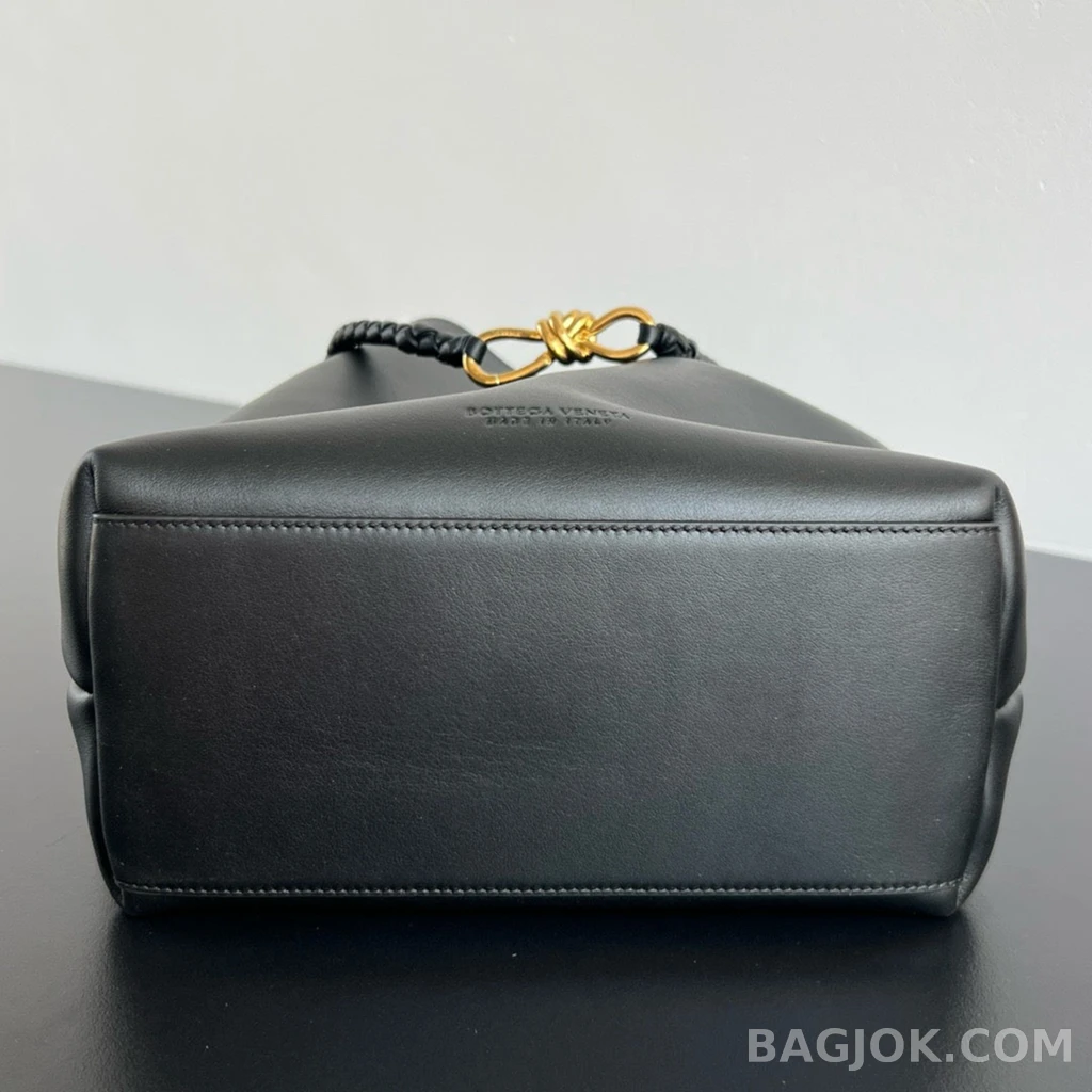 보테가베네타 Bottega Veneta 안디아모 버킷 백 상세 이미지