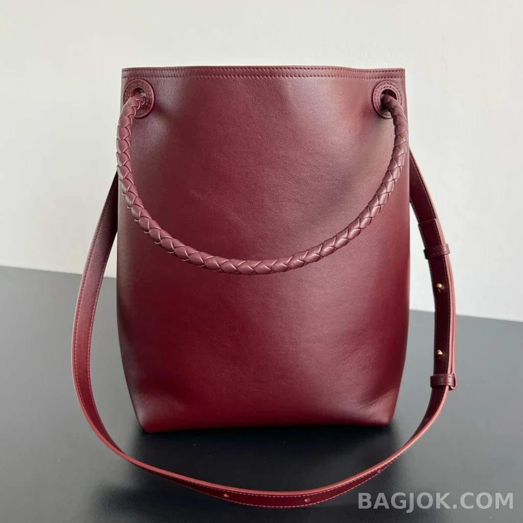 보테가베네타 Bottega Veneta 안디아모 버킷 백 상세 이미지