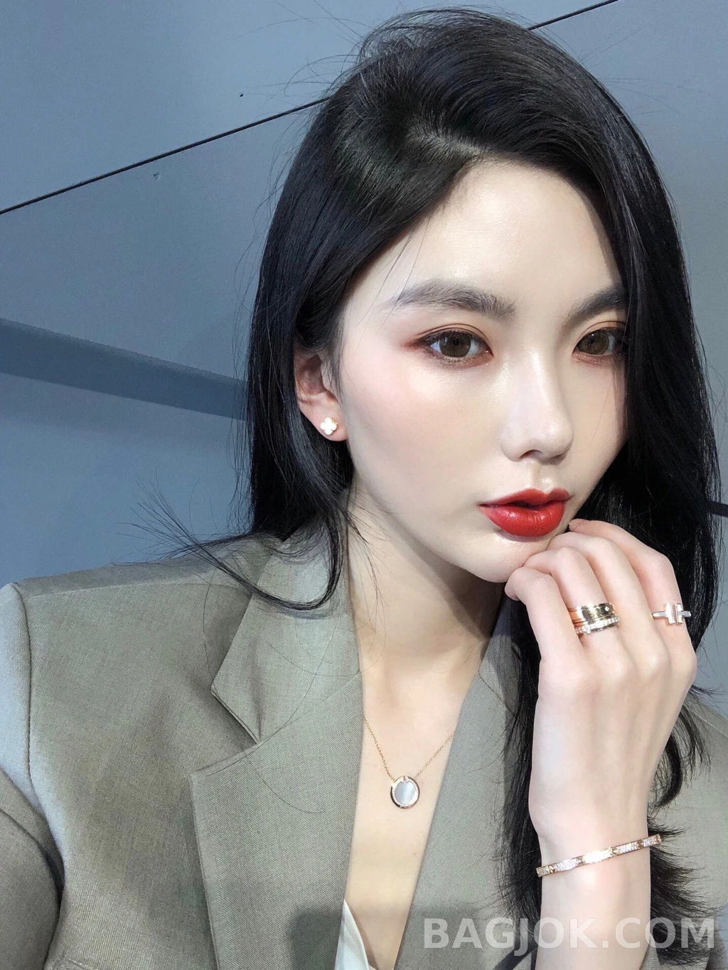 반클리프 아펠 Van Cleef & Arpels Vintage Alhambra 로즈골드 미니 귀걸이 상세 이미지