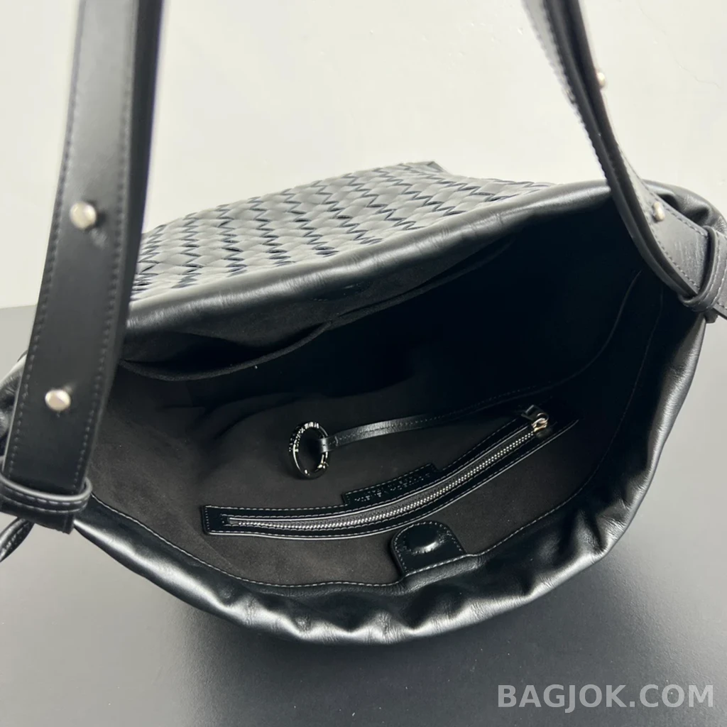 보테가베네타 Bottega Veneta 위빙 가죽 드로우스트링 숄더 백 상세 이미지