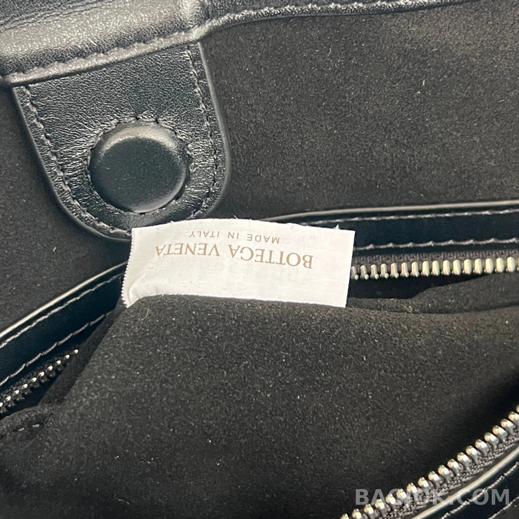 보테가베네타 Bottega Veneta 위빙 가죽 드로우스트링 숄더 백 상세 이미지