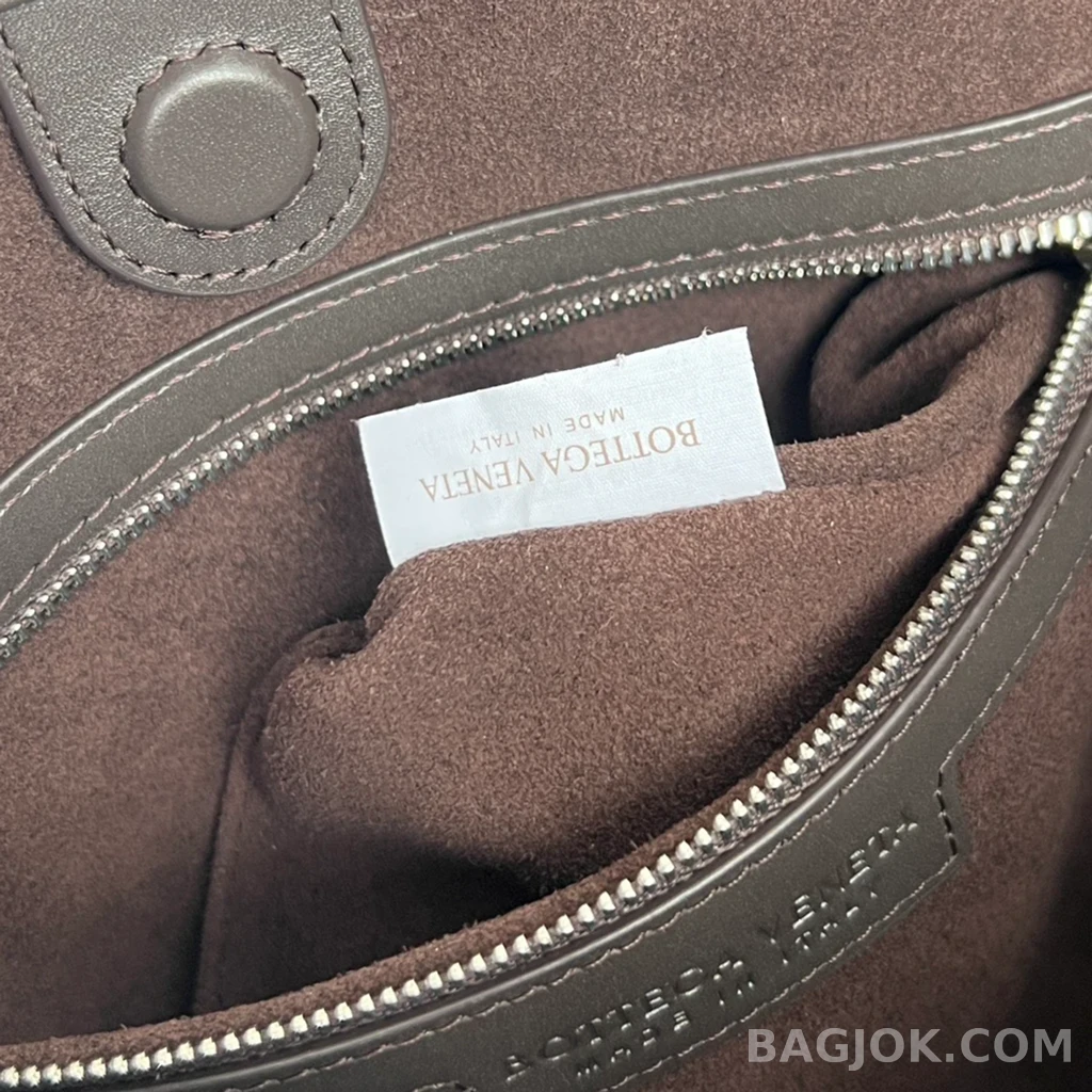 보테가베네타 Bottega Veneta 위빙 가죽 드로우스트링 숄더 백 상세 이미지