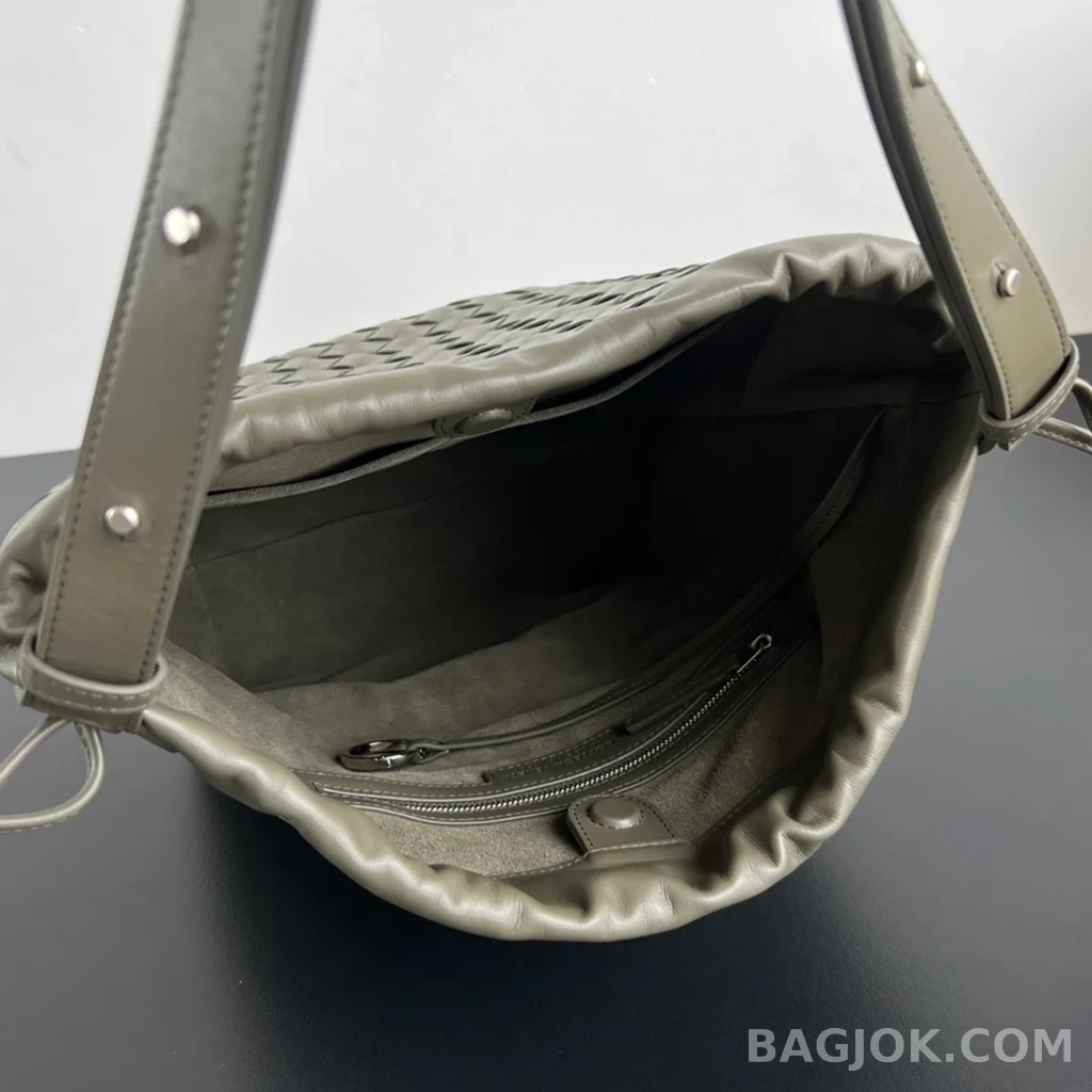 보테가베네타 Bottega Veneta 위빙 가죽 드로우스트링 숄더 백 상세 이미지