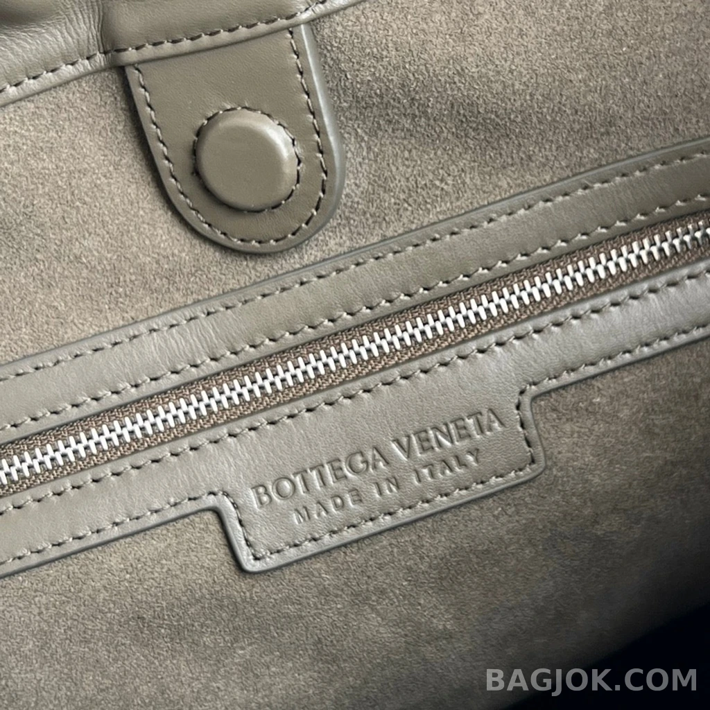 보테가베네타 Bottega Veneta 위빙 가죽 드로우스트링 숄더 백 상세 이미지