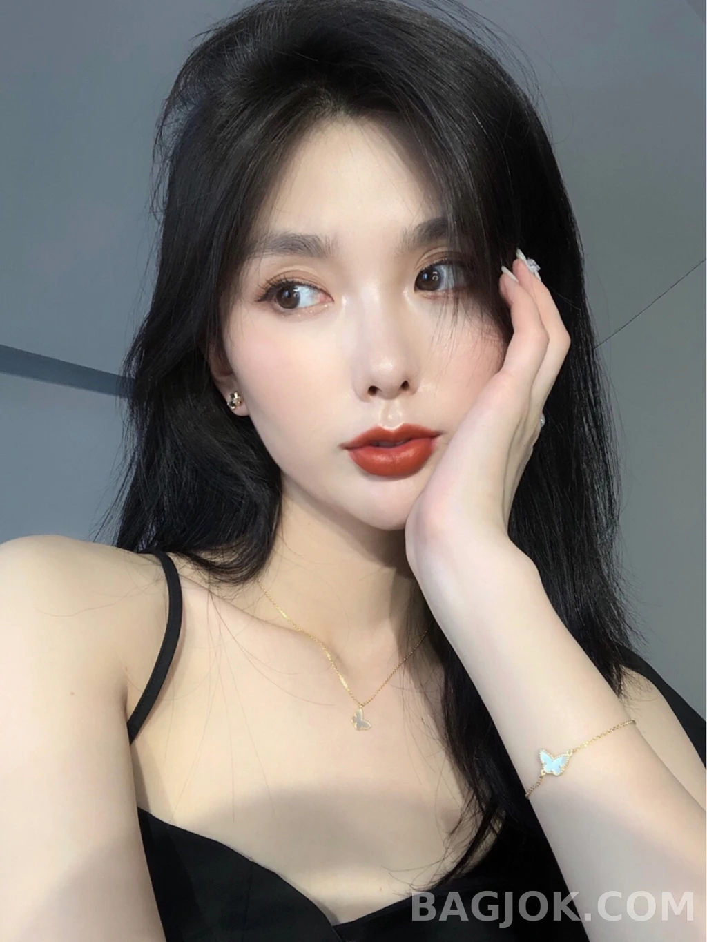 반클리프 아펠 Van Cleef & Arpels Sweet Alhambra Butterfly 팔찌 상세 이미지