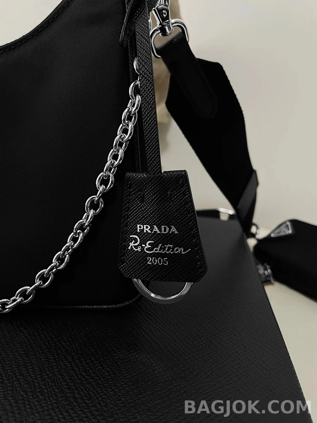 프라다 Prada 테수토 체인 호보백 상세 이미지