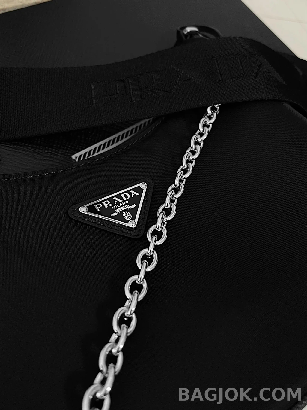 프라다 Prada 테수토 체인 호보백 상세 이미지