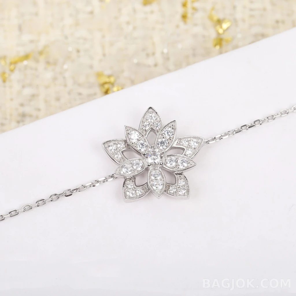 반클리프 아펠 Van Cleef & Arpels Lotus 팔찌 상세 이미지