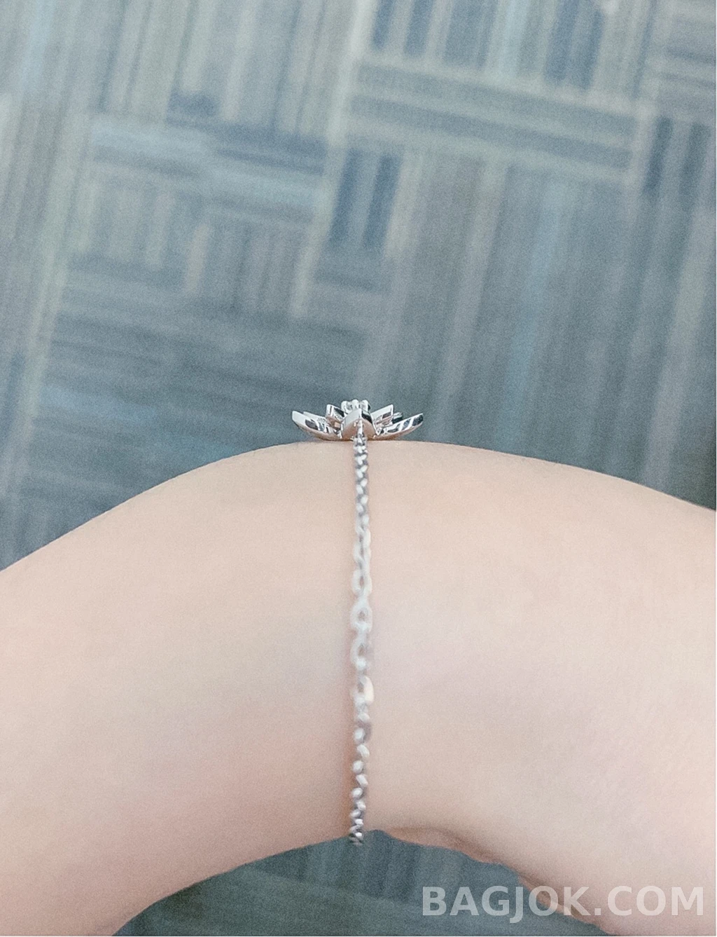 반클리프 아펠 Van Cleef & Arpels Lotus 팔찌 상세 이미지